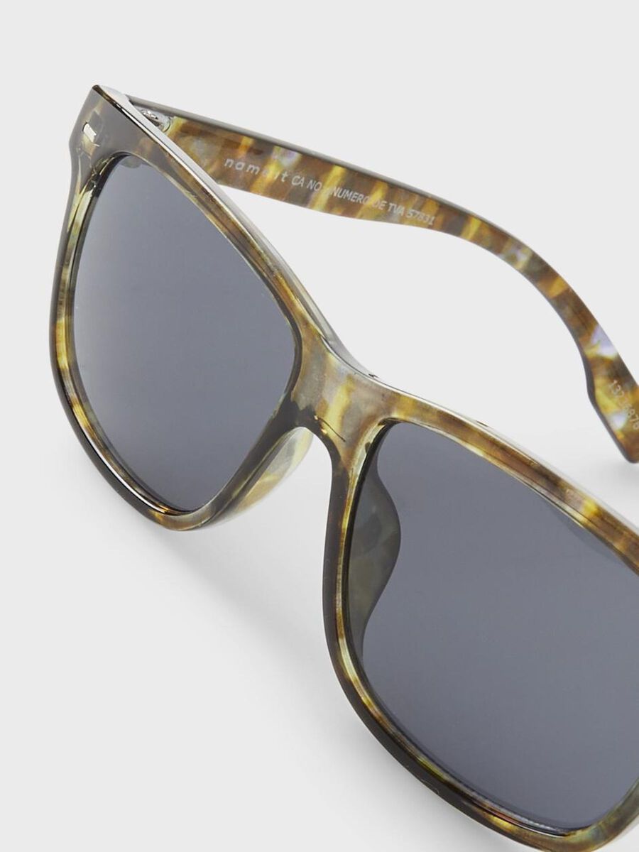 name it ROUNDED SUNGLASSES, Deep Lichen Green, highres - 13236876_DeepLichenGreen_1148983_005.jpg