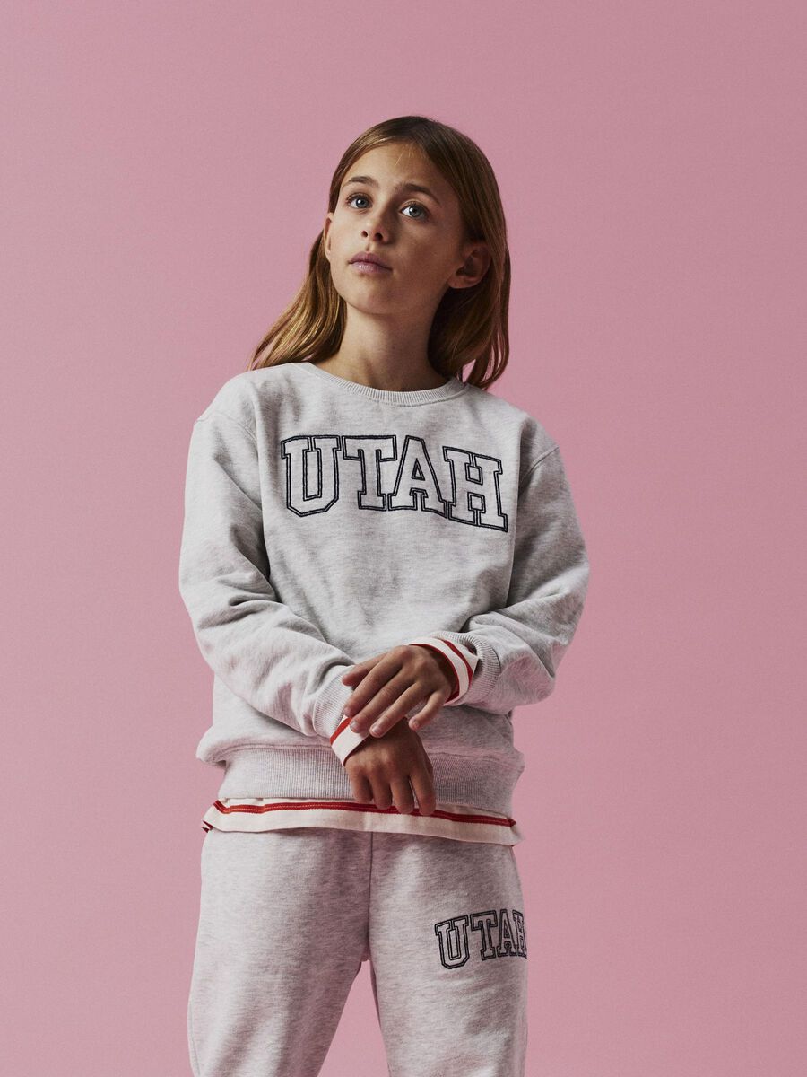 name it REGULAR FIT SWEATSHIRT, Light Grey Melange, highres - 13239894_LightGreyMelange_008.jpg