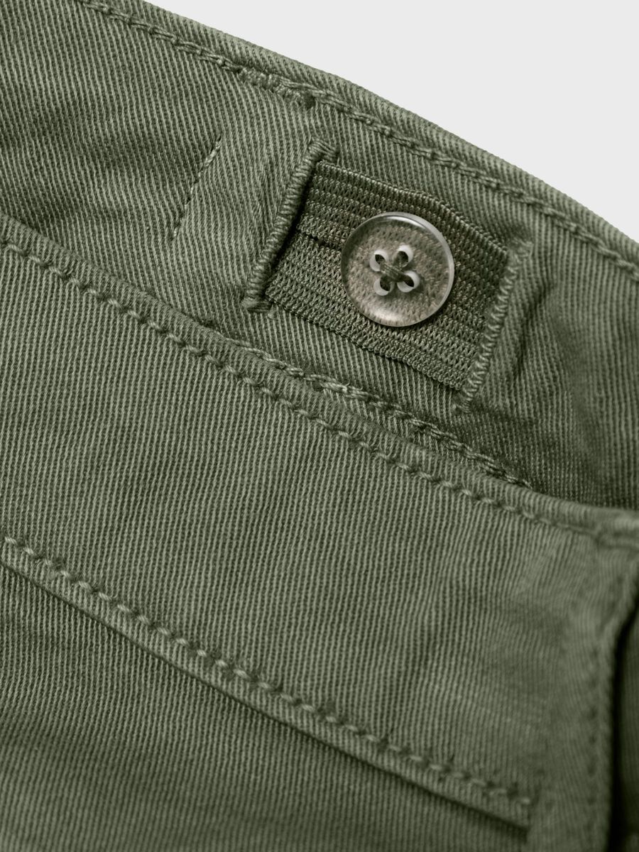 name it REGULAR FIT CARGO SHORTS, Deep Lichen Green, highres - 13226007_DeepLichenGreen_005.jpg