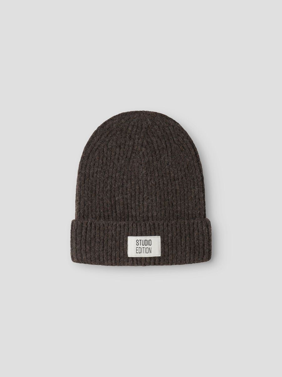 Product carousel image 1 BAGDE DETAIL BEANIE, Seal Brown