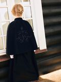 name it SCHICKE CAPE, Dark Sapphire, highres - 13238471_DarkSapphire_007.jpg