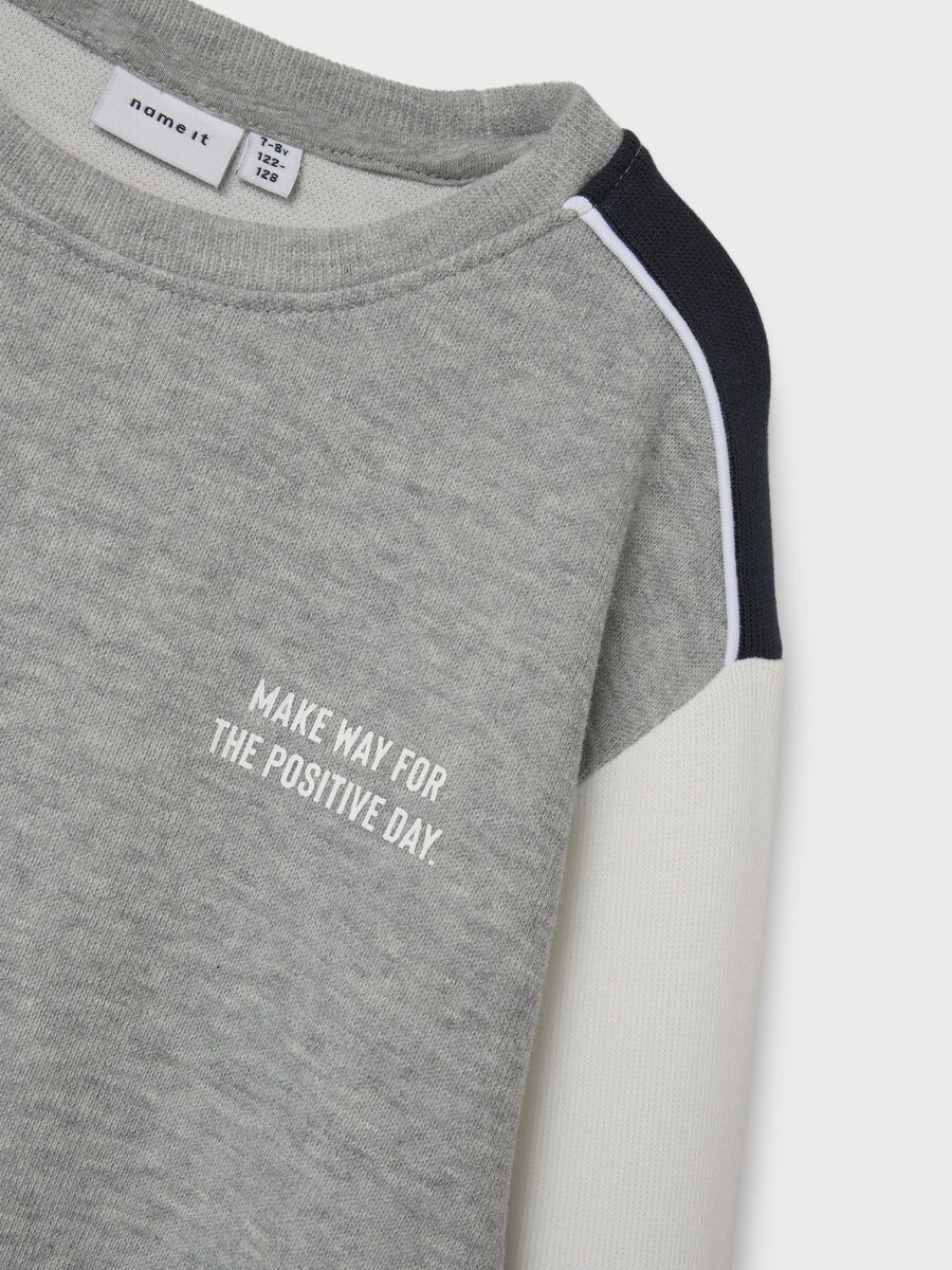name it REGULAR FIT SWEATSHIRT, Grey Melange, highres - 13242000_GreyMelange_005.jpg