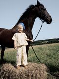 name it Z KRÓTKIM RĘKAWEM BLUZA SPORTOWA, Sun Kiss, highres - 13243143_SunKiss_007.jpg