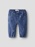 Product image thumbnail - SHAPED FIT JEANS, Medium Blue Denim | 1