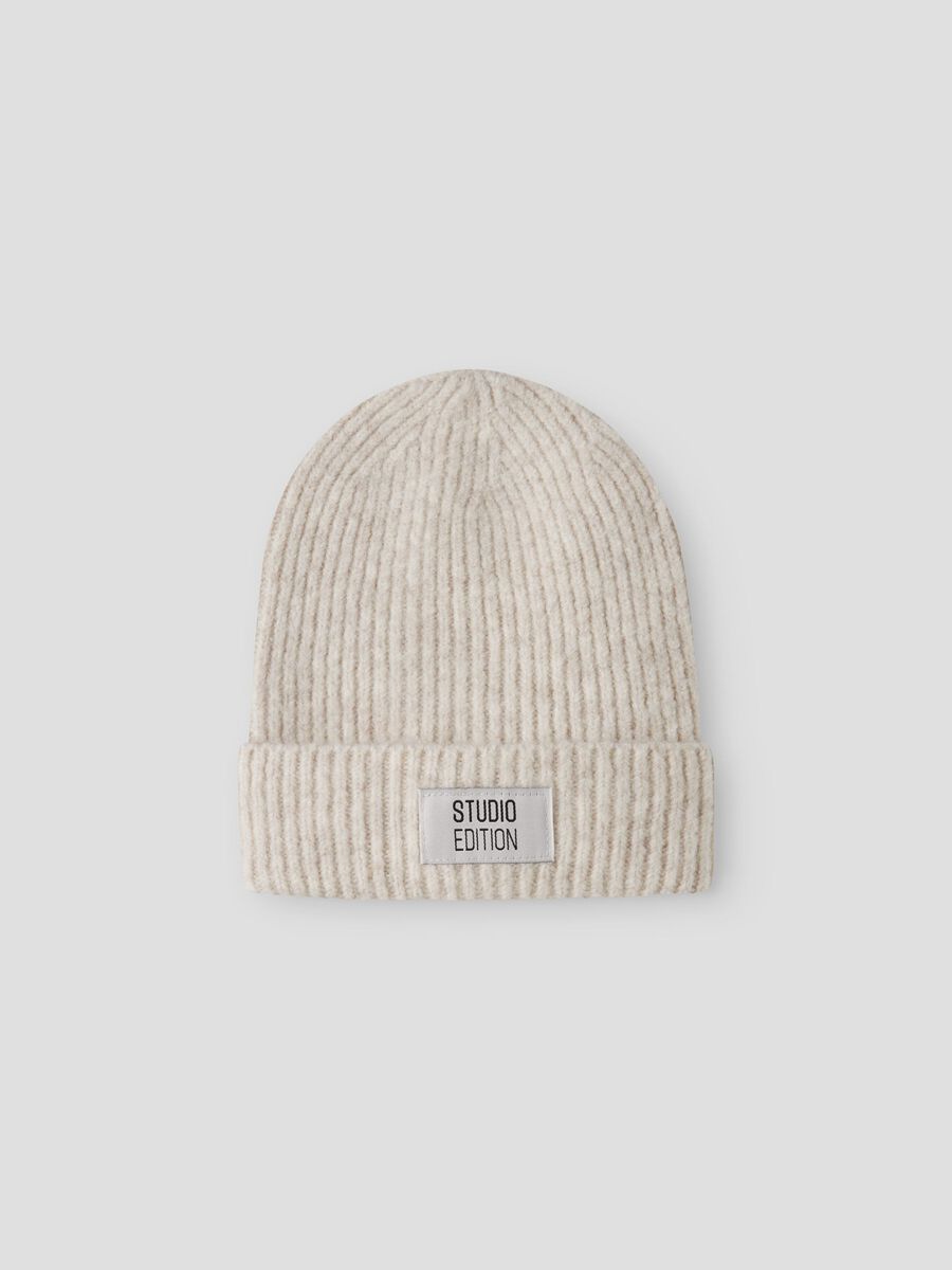 Product carousel image 1 BAGDE DETAIL BEANIE, Rainy Day