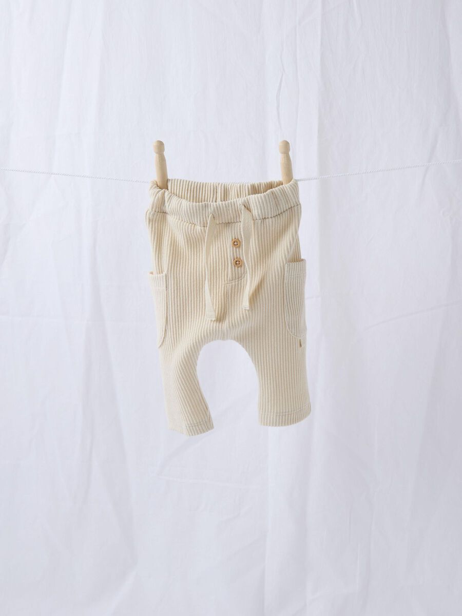 name it ORGANIC COTTON TROUSERS, Summer Sand, highres - 13241440_SummerSand_007.jpg
