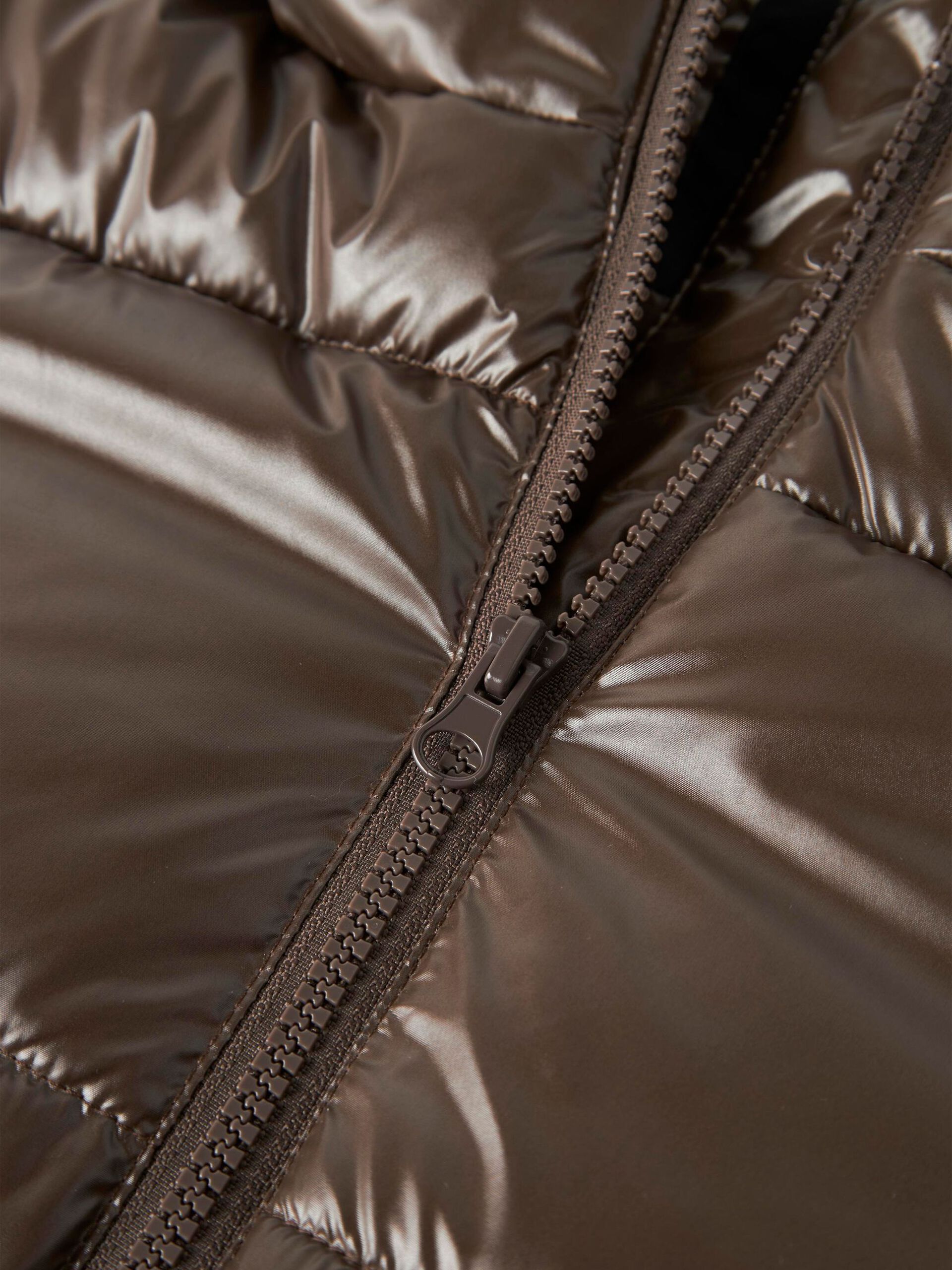 Carousel image - SKINNENDE VATTERT JAKKE, Chocolate Brown | 3