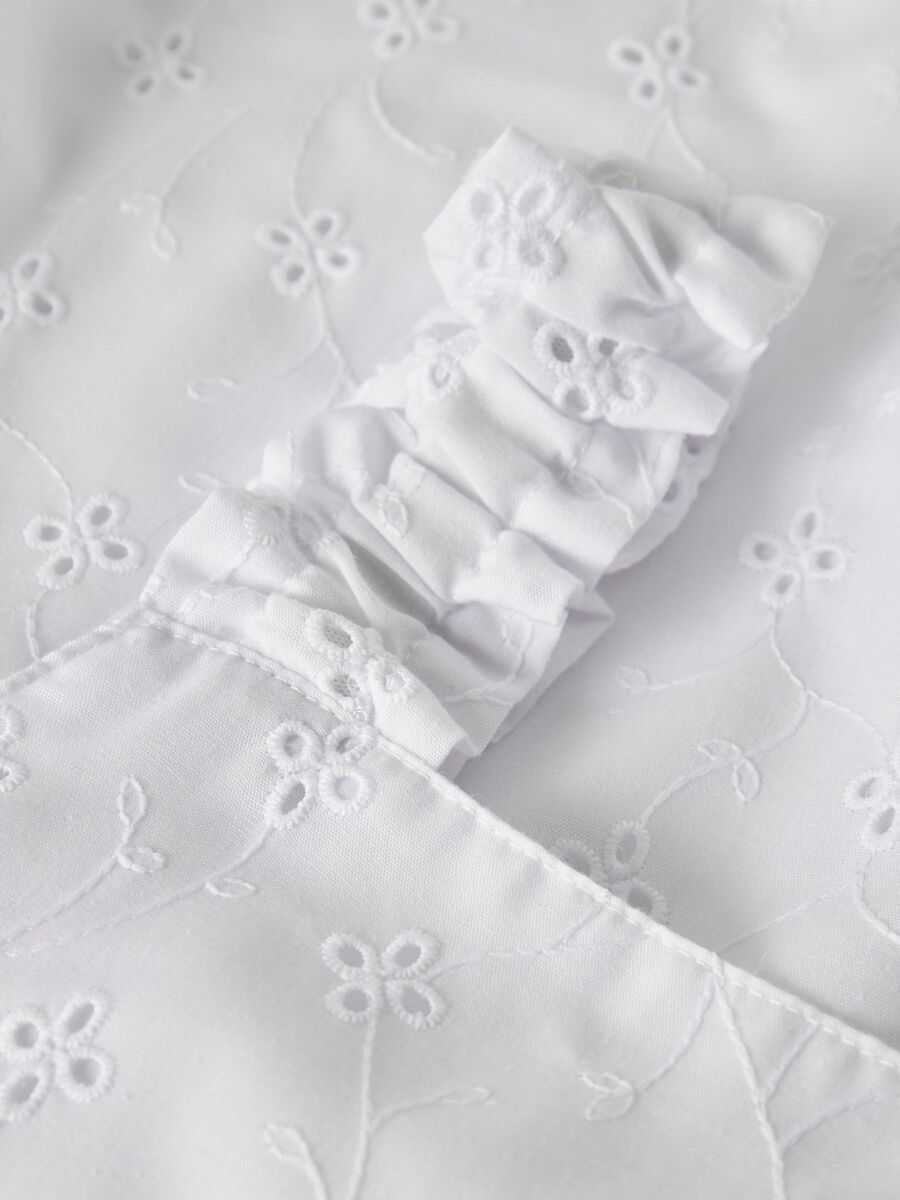 name it BRODERIE ANGLAISE STRAP TOP, Bright White, highres - 13240627_BrightWhite_005.jpg