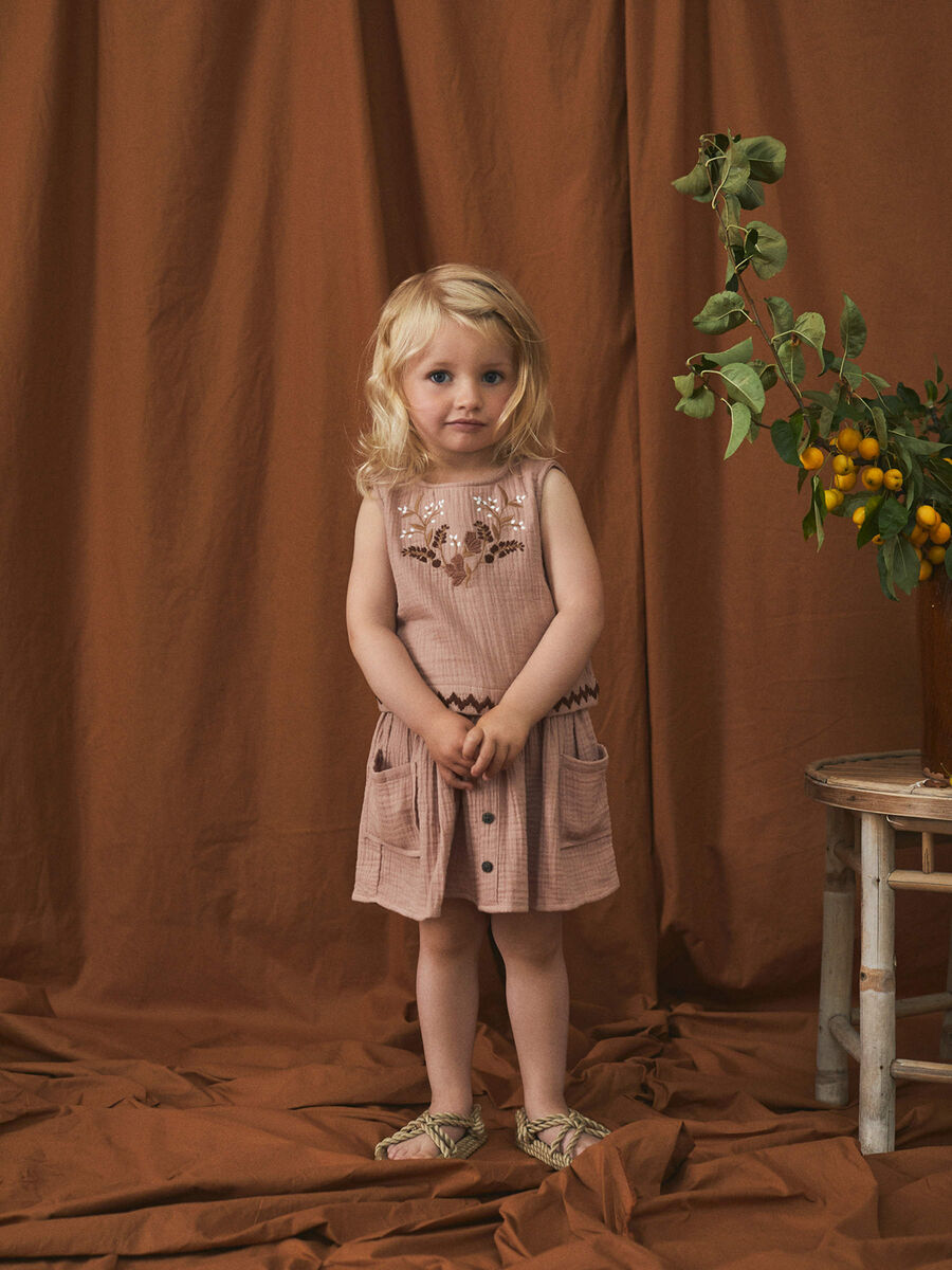 Carousel image - FLORAL EMBROIDERED MUSLIN SHIRT, Roebuck | 2