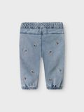 name it SHAPED FIT JEANS, Light Blue Denim, highres - 13243778_LightBlueDenim_002.jpg