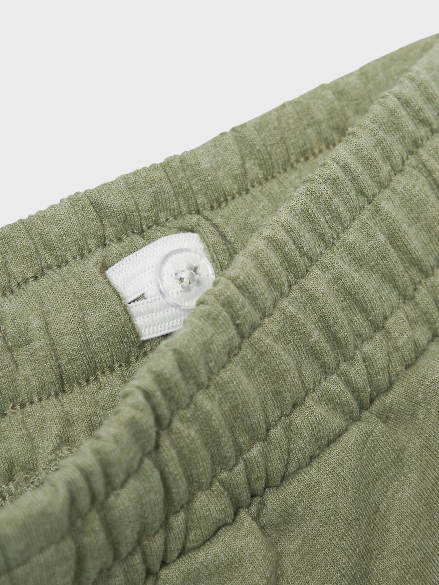 Carousel image - LOOSE FIT SWEAT SHORTS, Oil Green | 3