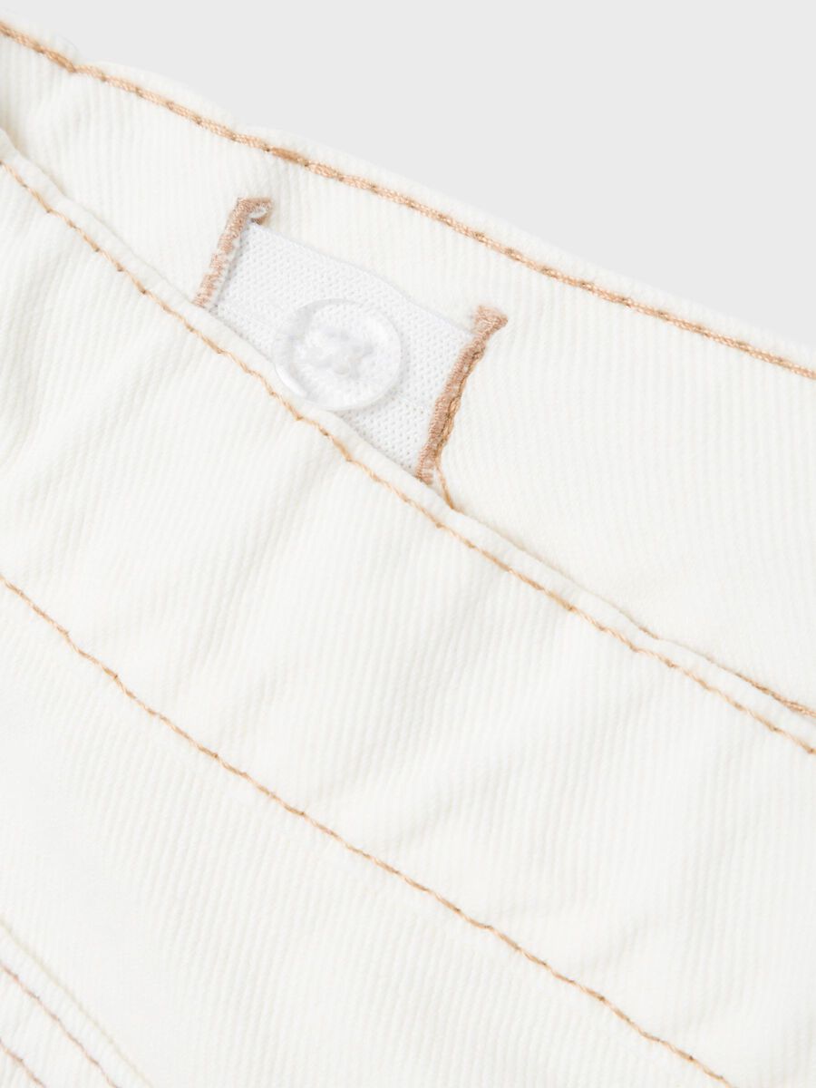 name it PERNERA ANCHA PANTALONES CARGO, White Alyssum, highres - 13219567_WhiteAlyssum_1083523_005.jpg