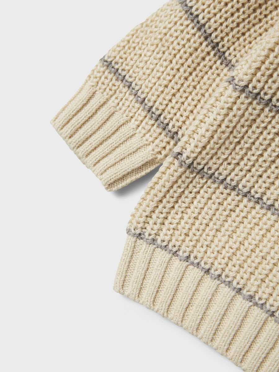 name it STRIPED KNITTED PULLOVER, Turtledove, highres - 13245627_Turtledove_005.jpg