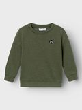 name it COUPE CLASSIQUE SWEAT-SHIRT, Rifle Green, highres - 13220379_RifleGreen_003.jpg