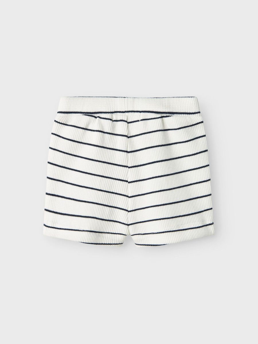 name it ORGANIC COTTON SHORTS, Cloud Dancer, highres - 13240948_CloudDancer_002.jpg