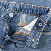 Fermeture boutonn&eacute;e et zipp&eacute;e